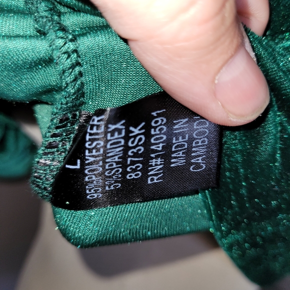 NWOT Sassy Emerald Green Skirt - Picture 6 of 6